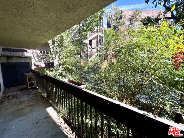 950 N Kings Road 143, West Hollywood, CA 90069