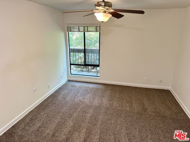 950 N Kings Road 143, West Hollywood, CA 90069