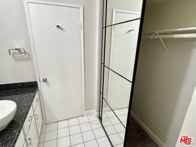 950 N Kings Road 143, West Hollywood, CA 90069