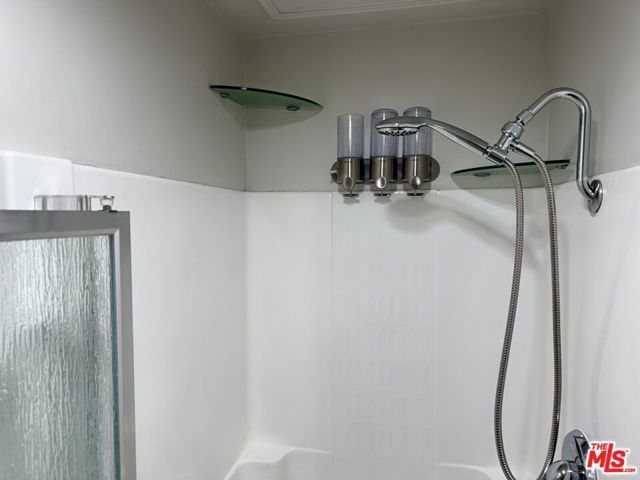 950 N Kings Road 143, West Hollywood, CA 90069