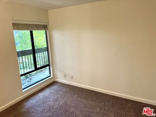 950 N Kings Road 143, West Hollywood, CA 90069