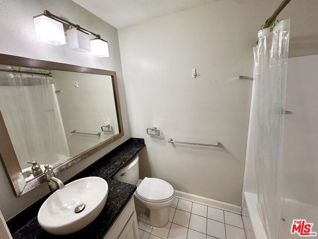 950 N Kings Road 143, West Hollywood, CA 90069