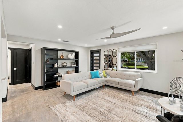 263 21ST AVENUE S 1, St Petersburg, FL 33705