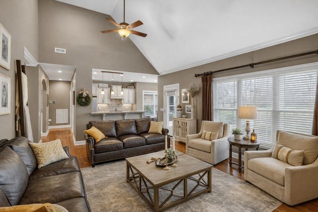 103 Bloomsbury Dr, Portland, TN 37148