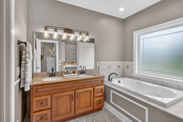 103 Bloomsbury Dr, Portland, TN 37148