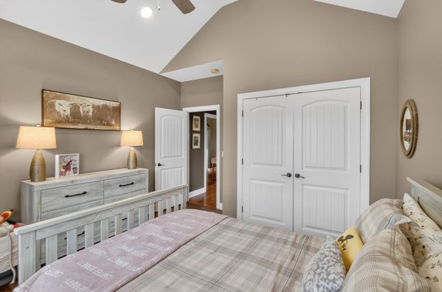 103 Bloomsbury Dr, Portland, TN 37148