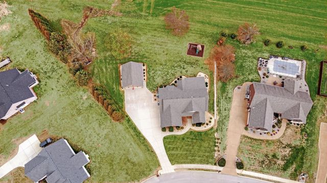 103 Bloomsbury Dr, Portland, TN 37148