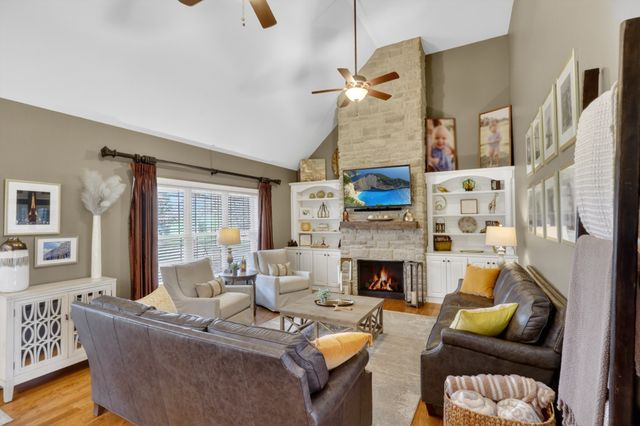 103 Bloomsbury Dr, Portland, TN 37148