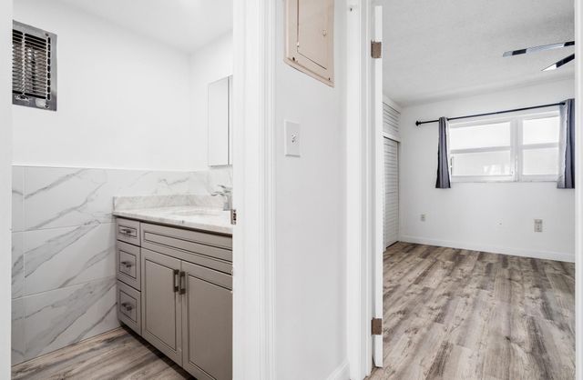1110 N Riverside Drive 20, Pompano Beach, FL 33062