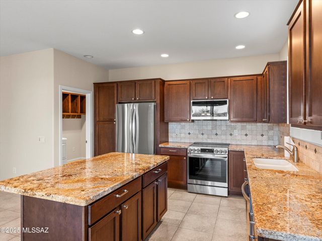 60368 E Arroyo Vista Drive, Oracle, AZ 85623