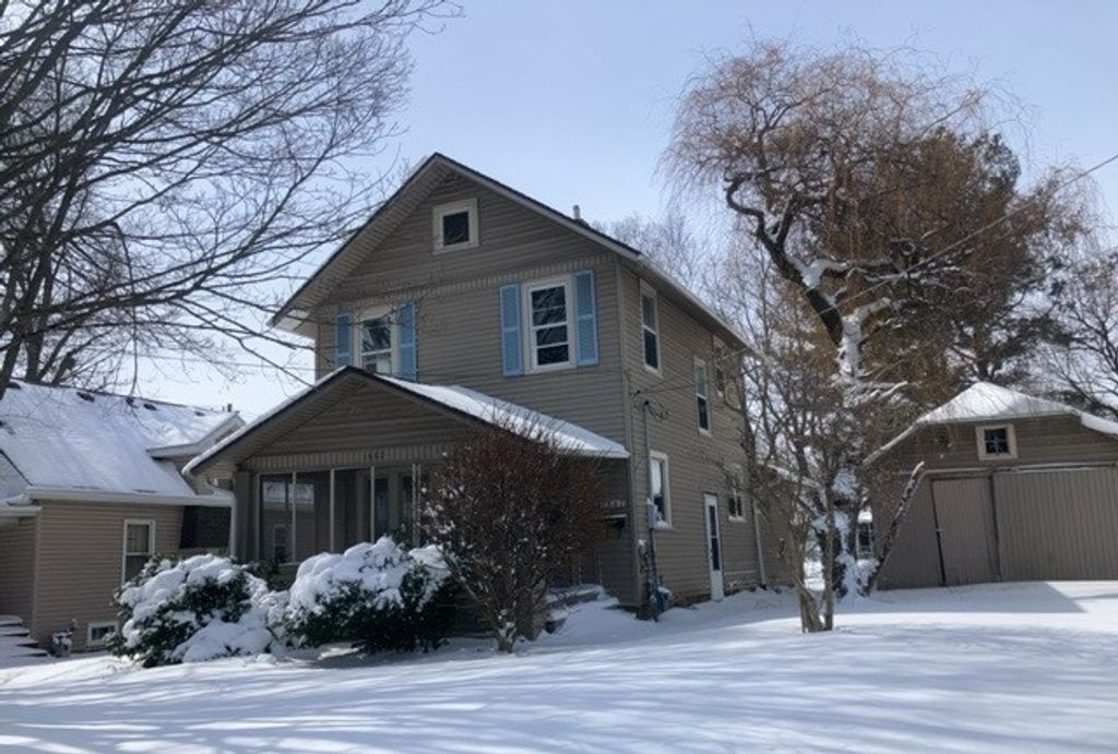 1662 S Chicago Avenue, Freeport, IL 61032