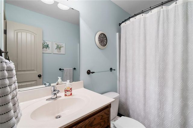 9012 NE 108th Street, Kansas City, MO 64157