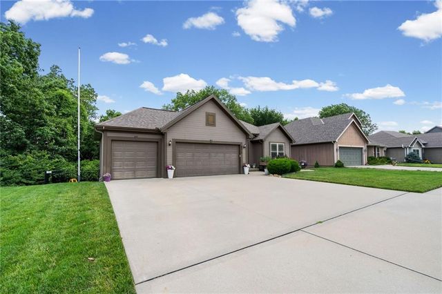 9012 NE 108th Street, Kansas City, MO 64157