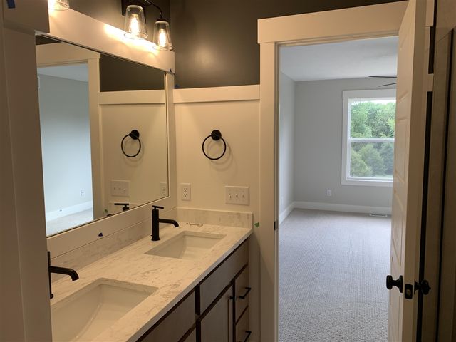 1160 N Washington Street, Lowell, MI 49331