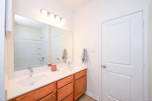 137 W Local Wave, Boerne, TX 78006