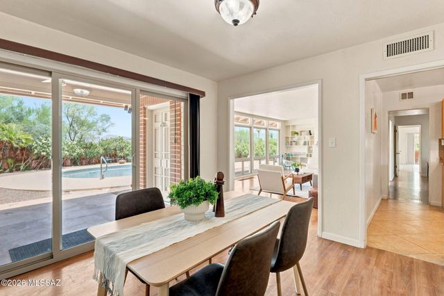 880 N Natachee Avenue, Tucson, AZ 85710