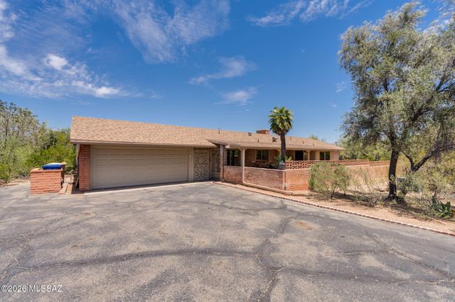 880 N Natachee Avenue, Tucson, AZ 85710