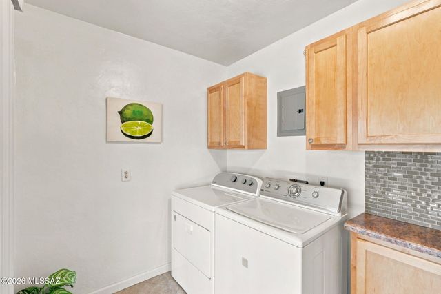 880 N Natachee Avenue, Tucson, AZ 85710
