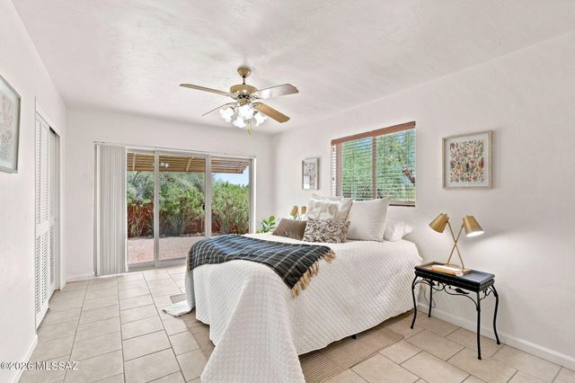 880 N Natachee Avenue, Tucson, AZ 85710
