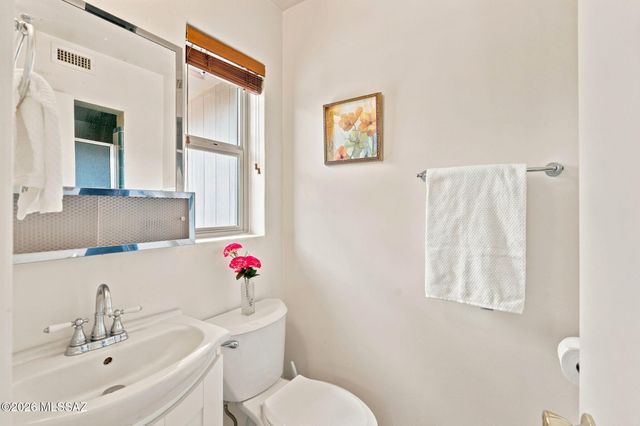 880 N Natachee Avenue, Tucson, AZ 85710