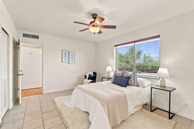 880 N Natachee Avenue, Tucson, AZ 85710