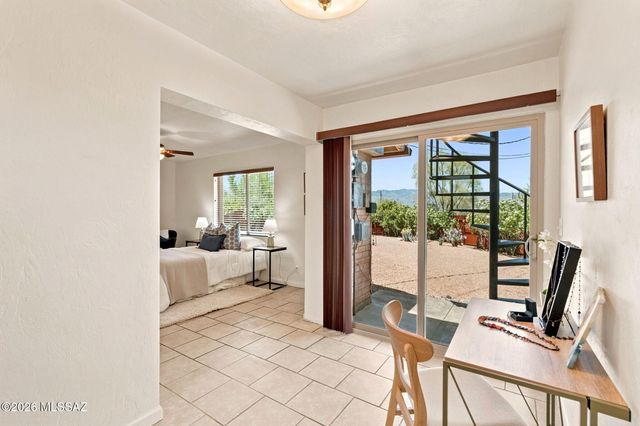 880 N Natachee Avenue, Tucson, AZ 85710