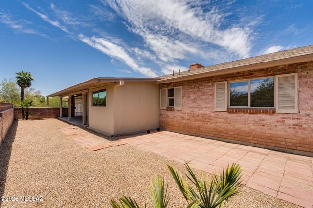 880 N Natachee Avenue, Tucson, AZ 85710