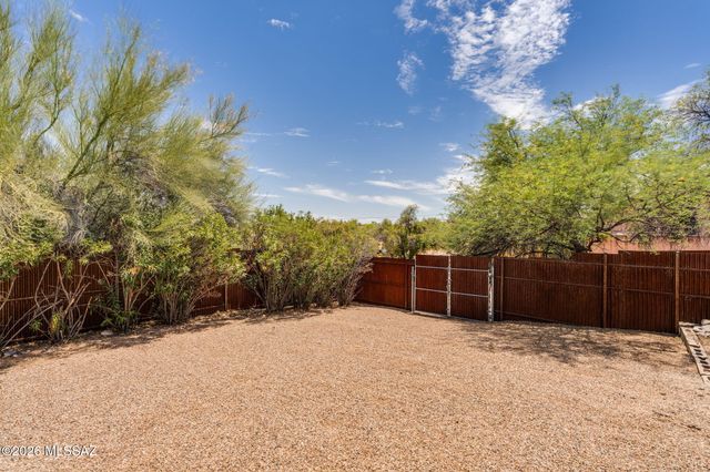 880 N Natachee Avenue, Tucson, AZ 85710