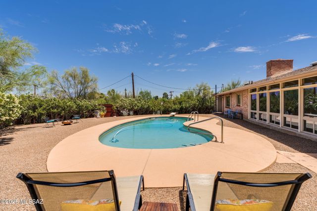 880 N Natachee Avenue, Tucson, AZ 85710
