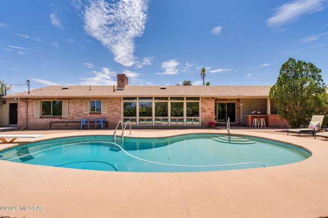 880 N Natachee Avenue, Tucson, AZ 85710