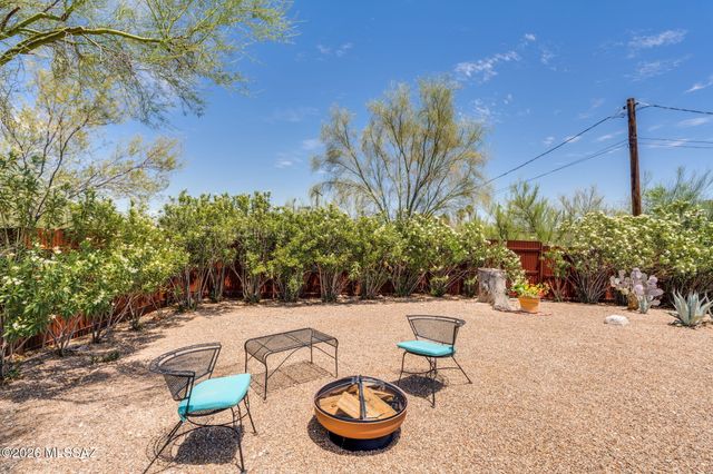 880 N Natachee Avenue, Tucson, AZ 85710
