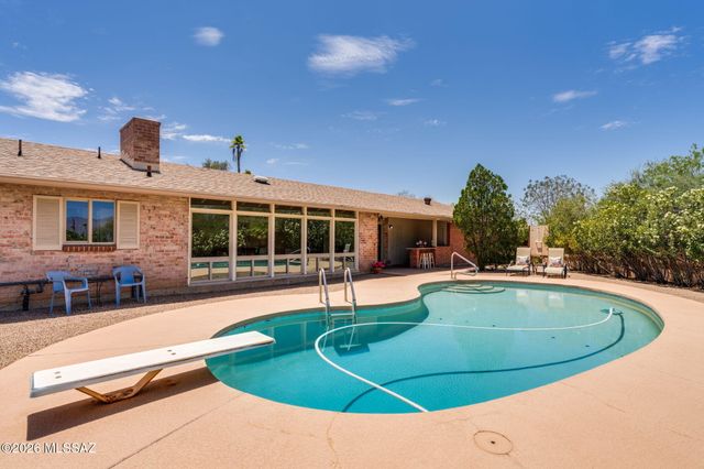 880 N Natachee Avenue, Tucson, AZ 85710