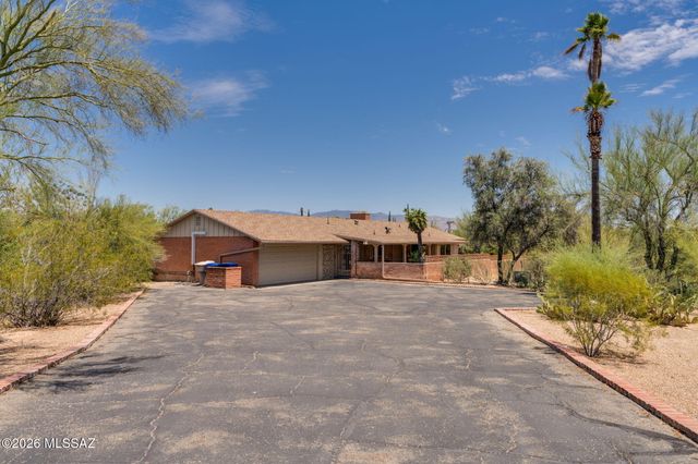 880 N Natachee Avenue, Tucson, AZ 85710