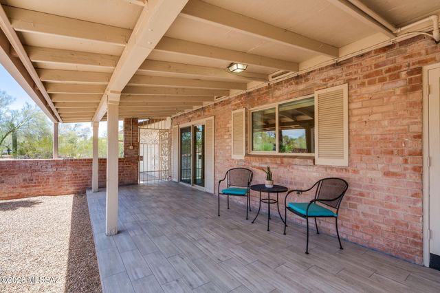 880 N Natachee Avenue, Tucson, AZ 85710
