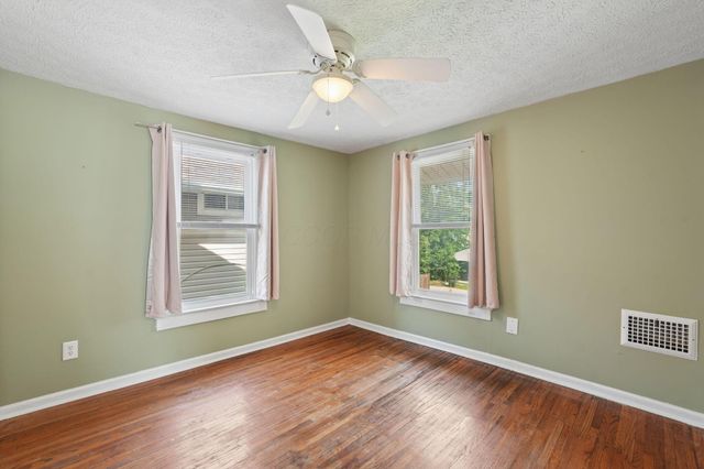 1124 E 21st Avenue, Columbus, OH 43211