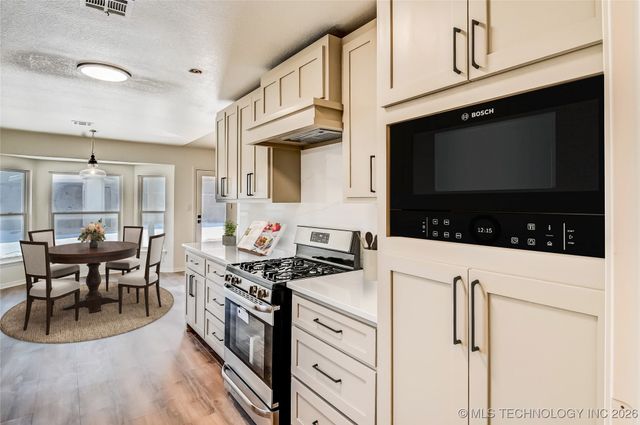 11027 S Oak Avenue, Jenks, OK 74037