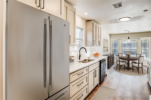 11027 S Oak Avenue, Jenks, OK 74037