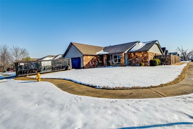 11027 S Oak Avenue, Jenks, OK 74037