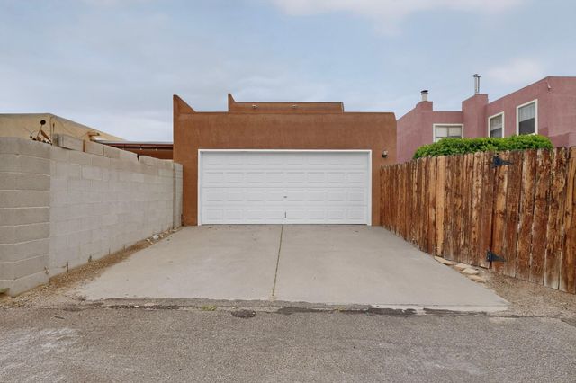 7816 Ranchwood Drive NW, Albuquerque, NM 87120