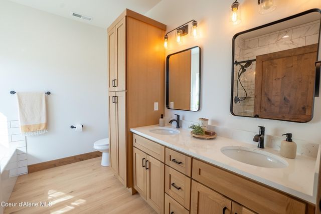 114 Airstrip Rd, Moyie Springs, ID 83845