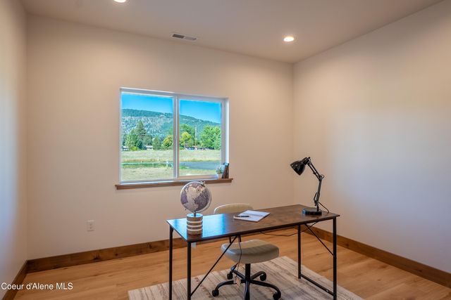 114 Airstrip Rd, Moyie Springs, ID 83845