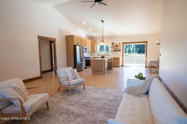 114 Airstrip Rd, Moyie Springs, ID 83845