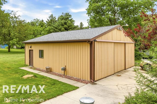 594 Lou Alice Drive, Columbiaville, MI 48421