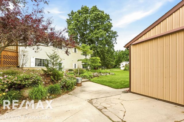 594 Lou Alice Drive, Columbiaville, MI 48421