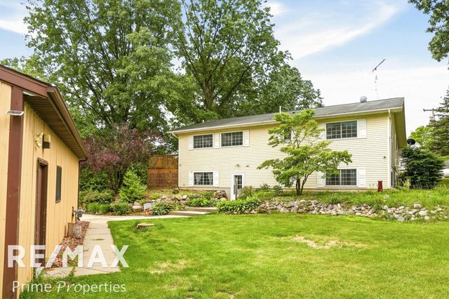594 Lou Alice Drive, Columbiaville, MI 48421