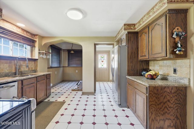 9856 S River Road, Waterville, OH 43566