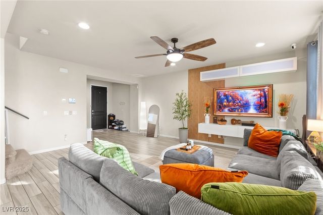 8973 Vista Pines Street, Las Vegas, NV 89178