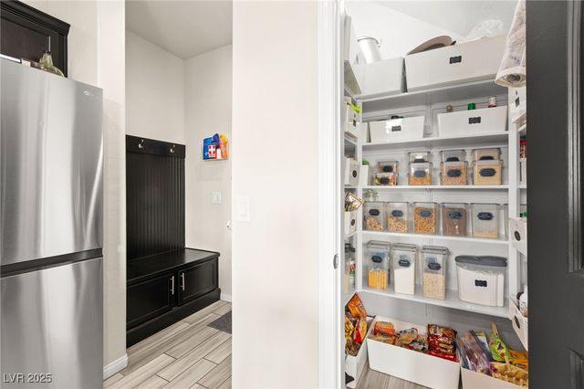 8973 Vista Pines Street, Las Vegas, NV 89178