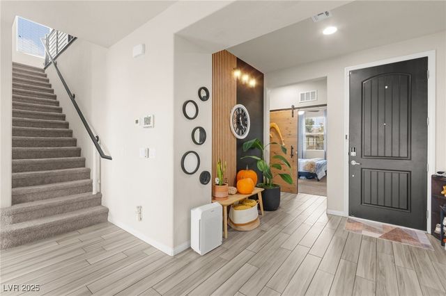 8973 Vista Pines Street, Las Vegas, NV 89178