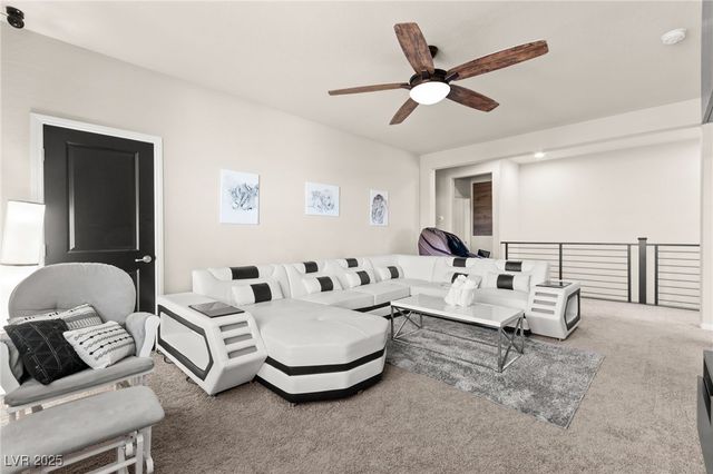 8973 Vista Pines Street, Las Vegas, NV 89178